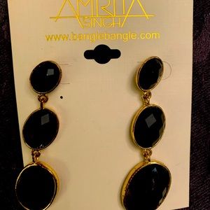 Hanging dangle earrings